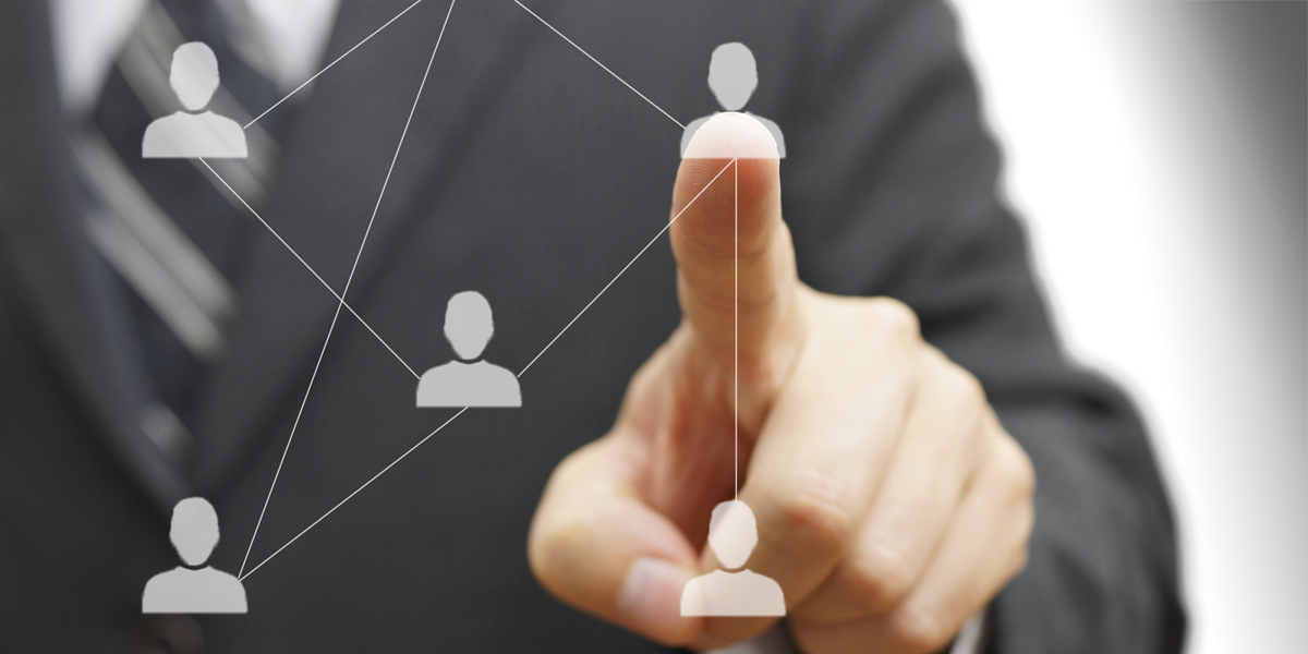 fingerzeig-in-anzug_01_00_og_000044247232