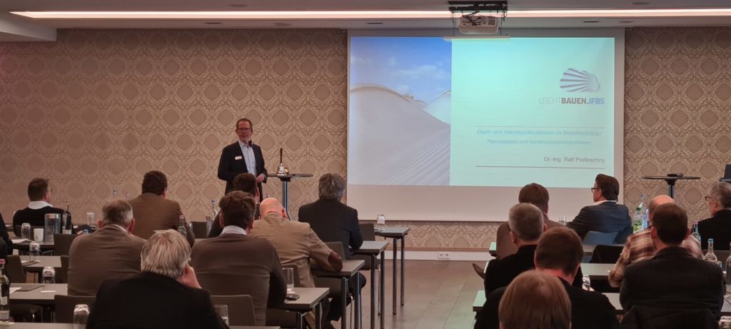 Jedes Jahr führt die DEUTSCHE ROCKWOOL GmbH & Co. KG eine Reihe an Verbundschulungen zum Industrie- und Gewerbebau durch.