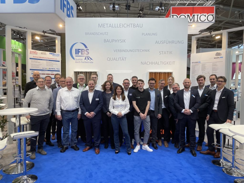 Die BAU in München hat begonnen. Zusammen mit 14 Mitgliedsfirmen vertreten wir den Metallleichtbau auf unserem Gemeinschaftsstand in Halle B2, Stand 303.