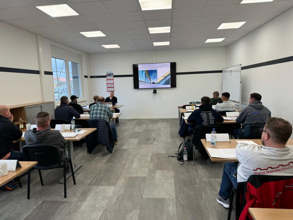 Am Montag, den 04.03. fand das erste Seminar der IFBS-Fachmonteurschulung bei den Firmen Peter Banderitsch und Protec statt.