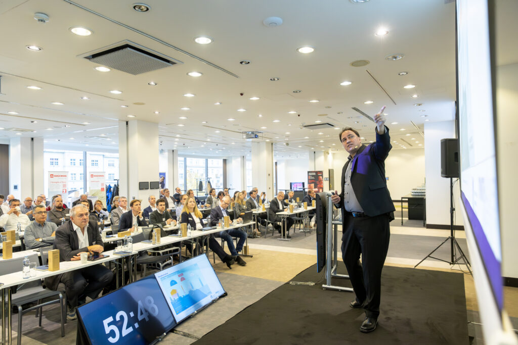 Am 16. und 17. Oktober fand der jährlich stattfindende internationale Kongress ADVANCEMENTS FOR METAL BUILDINGS in Prag statt.